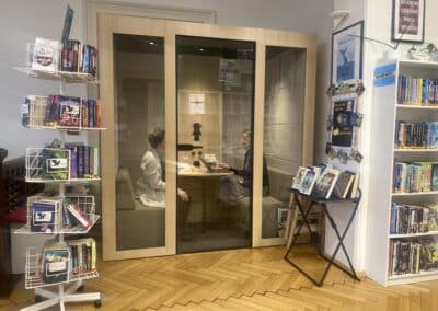 Privacy booth at Valdštejnská campus allowing the privacy during studying and meetings