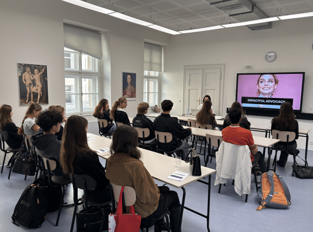 Guest speaker presenting to Úvoz IB Centre students during a Careers’ Day session.